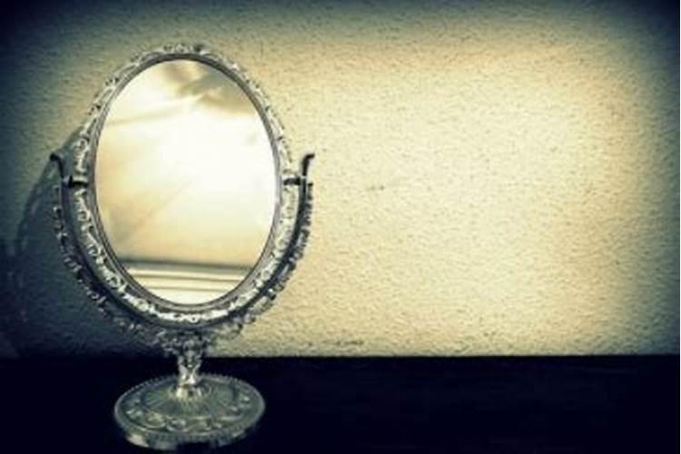 梦见镜子是什么意思