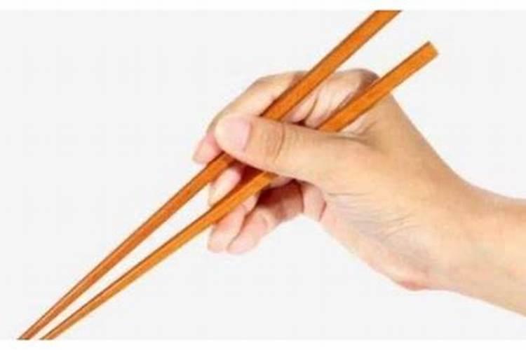 如何用筷子测姻缘