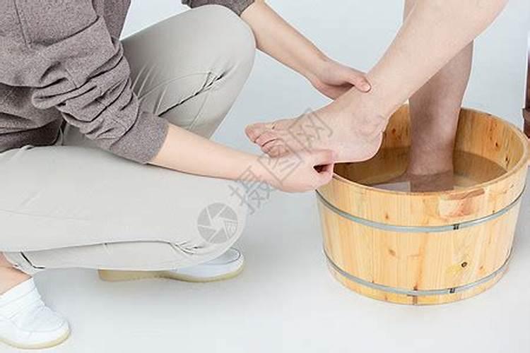 梦见别的男人给自己老婆洗脚