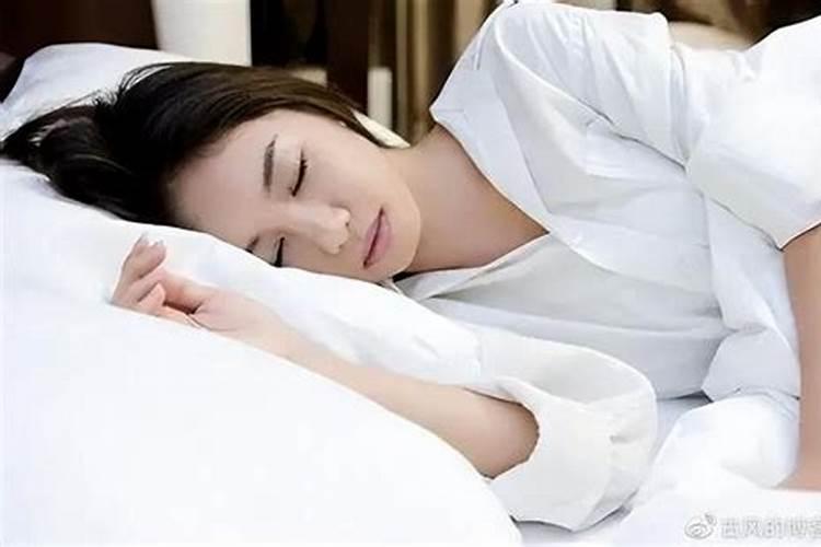睡觉会做梦是什么原因女性？在梦里做梦怎么回事和前女友旅游
