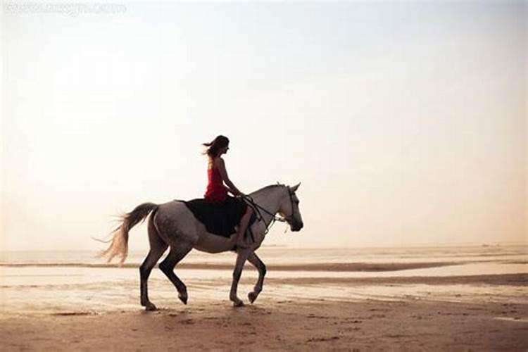 梦见女人骑马是什么兆头