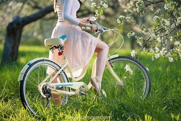 怀孕梦见自己骑自行车什么意思