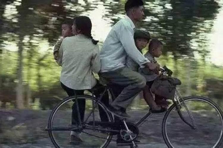 梦见骑车带着别人的孩子