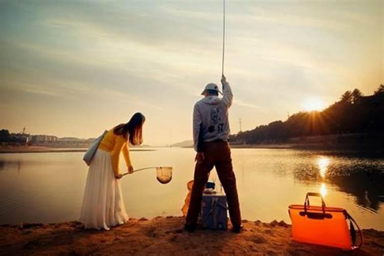 梦见别人在钓鱼是什么预兆